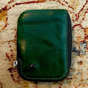Bellroy green zippered wallet